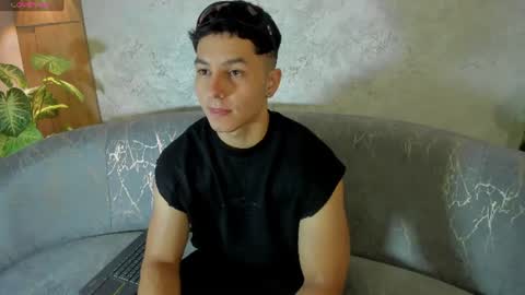 Snapshot of noah_clarkk chatting on 06/27/26, 04:01 Noah online show from 06/27/26, 04:01
