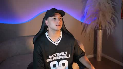 Snapshot of noah_clarkk chatting on 07/25/26, 07:55 Noah online show from 07/25/26, 07:55