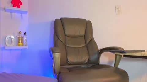 NOAH  online show from 01/10/25, 02:57