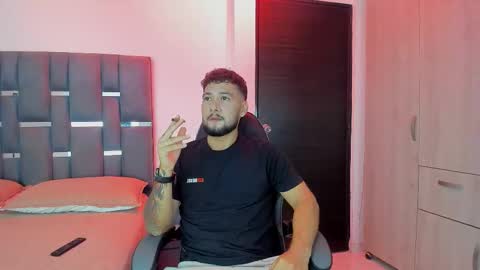 Snapshot of noah_corvelle chatting on 11/07/25, 11:49 NOAH online show from 11/07/25, 11:49