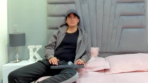 Noah Ferrary online show from 11/04/25, 09:25