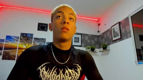 noah_flynn1 online show from 10/03/25, 06:10