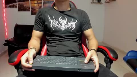 noah_flynn1 online show from 02/24/26, 09:29