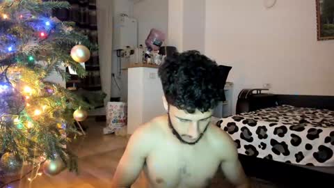 Snapshot of noah_happy07 chatting on 12/21/24, 09:47 Noah online show from 12/21/24, 09:47