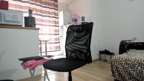 Snapshot of noah_happy07 chatting on 02/13/25, 06:52 Noah online show from 02/13/25, 06:52