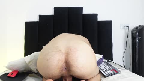 Snapshot of noah_loveboy chatting on 01/16/25, 10:12 Noah online show from 01/16/25, 10:12