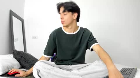 Snapshot of noah_loveboy chatting on 09/23/25, 09:07 Noah online show from 09/23/25, 09:07