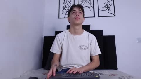 Snapshot of noah_loveboy chatting on 03/30/26, 01:12 Noah online show from 03/30/26, 01:12