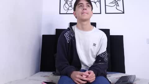 Snapshot of noah_loveboy chatting on 03/31/26, 01:11 Noah online show from 03/31/26, 01:11