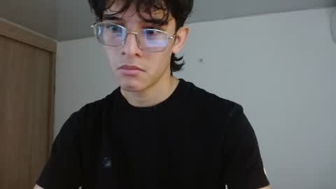 Snapshot of noah_millerx_ chatting on 06/21/26, 09:28 noah online show from 06/21/26, 09:28