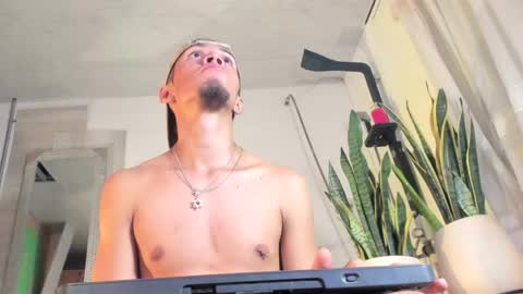 Noah Noir online show from 04/21/26, 01:42