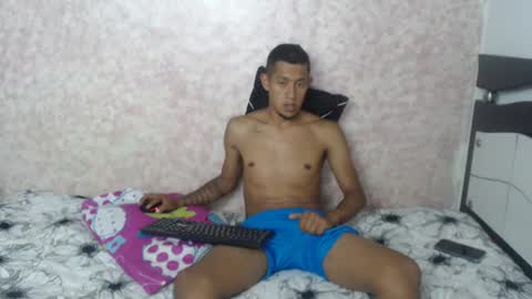 Snapshot of noah_roberts_ chatting on 01/11/25, 05:20 Noah online show from 01/11/25, 05:20