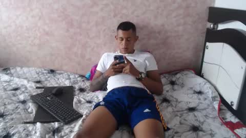 Snapshot of noah_roberts_ chatting on 01/24/25, 04:06 Noah online show from 01/24/25, 04:06