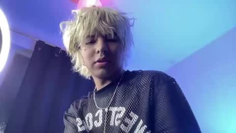 Snapshot of noahh_444 chatting on 03/17/26, 01:43 Noah online show from 03/17/26, 01:43