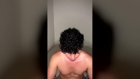 noahlatino35 online show from 04/26/26, 12:19