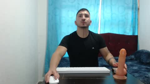 Snapshot of noahmurillo chatting on 05/21/26, 06:04 noahmurillo online show from 05/21/26, 06:04