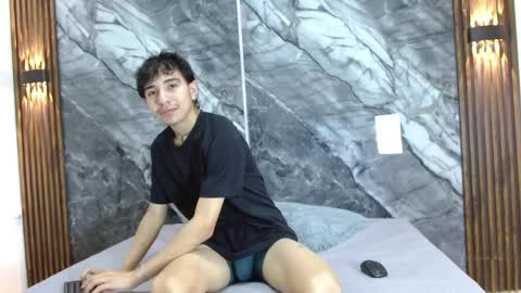    online show from 04/25/26, 02:25