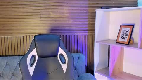 Noah Wolf online show from 03/04/26, 05:13