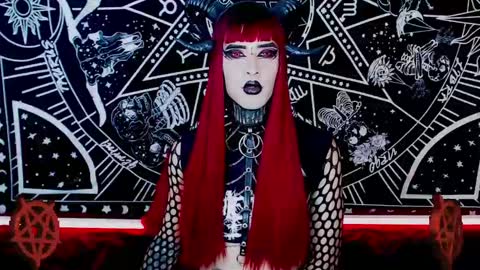 Snapshot of noamy_666 chatting on 12/10/24, 11:22 caroline online show from 12/10/24, 11:22