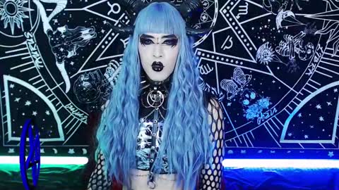 Snapshot of noamy_666 chatting on 12/18/24, 02:21 caroline online show from 12/18/24, 02:21