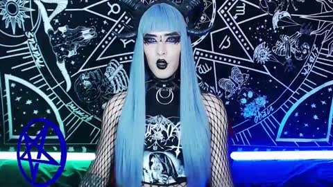 Snapshot of noamy_666 chatting on 12/21/24, 03:58 caroline online show from 12/21/24, 03:58