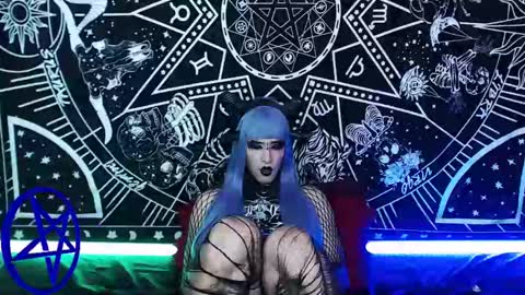 Snapshot of noamy_666 chatting on 12/21/24, 07:13 caroline online show from 12/21/24, 07:13