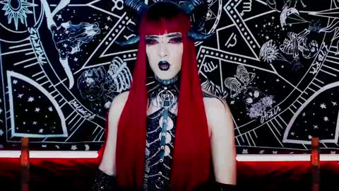 Snapshot of noamy_666 chatting on 12/28/24, 06:39 caroline online show from 12/28/24, 06:39