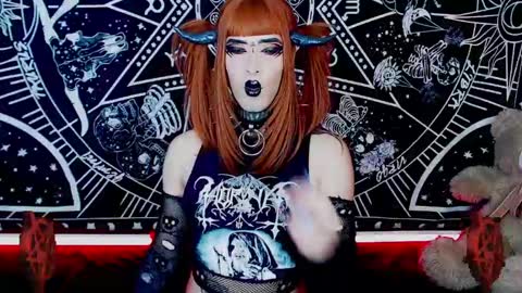 Snapshot of noamy_666 chatting on 01/05/25, 06:56 caroline online show from 01/05/25, 06:56