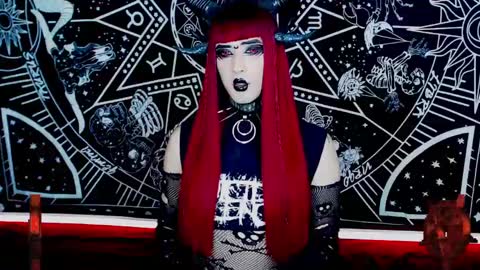 Snapshot of noamy_666 chatting on 01/25/25, 12:59 caroline online show from 01/25/25, 12:59