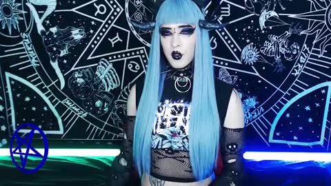 Snapshot of noamy_666 chatting on 01/28/25, 08:25 caroline online show from 01/28/25, 08:25