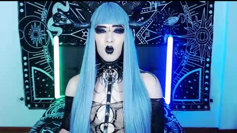 Snapshot of noamy_666 chatting on 02/04/25, 01:56 caroline online show from 02/04/25, 01:56