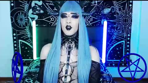 Snapshot of noamy_666 chatting on 02/04/25, 04:59 caroline online show from 02/04/25, 04:59