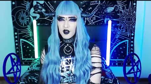 Snapshot of noamy_666 chatting on 02/05/25, 08:32 caroline online show from 02/05/25, 08:32