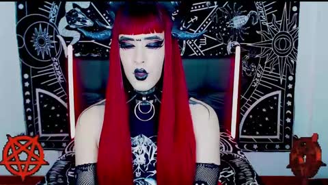 Snapshot of noamy_666 chatting on 02/07/25, 08:22 caroline online show from 02/07/25, 08:22