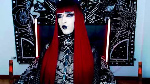 Snapshot of noamy_666 chatting on 02/08/25, 05:51 caroline online show from 02/08/25, 05:51