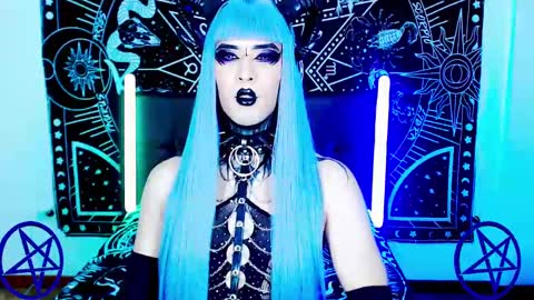 Snapshot of noamy_666 chatting on 02/10/25, 04:08 caroline online show from 02/10/25, 04:08