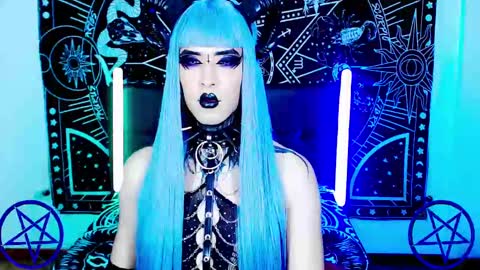 Snapshot of noamy_666 chatting on 02/10/25, 07:15 caroline online show from 02/10/25, 07:15