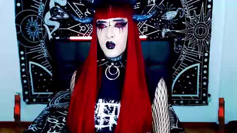 Snapshot of noamy_666 chatting on 02/22/25, 01:22 caroline online show from 02/22/25, 01:22