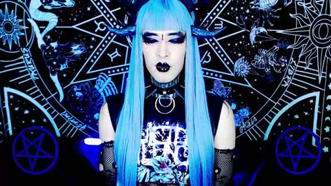 Snapshot of noamy_666 chatting on 02/26/25, 05:31 caroline online show from 02/26/25, 05:31