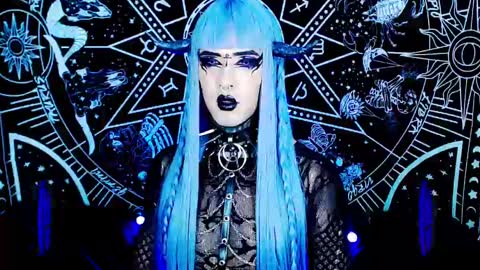 Snapshot of noamy_666 chatting on 02/27/25, 04:52 caroline online show from 02/27/25, 04:52