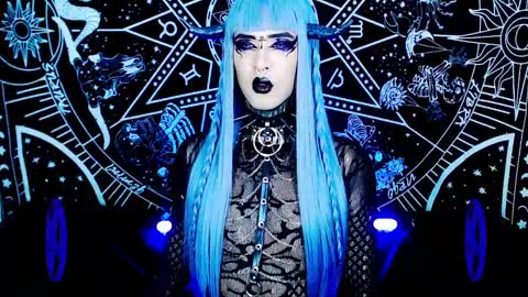 Snapshot of noamy_666 chatting on 02/27/25, 07:55 caroline online show from 02/27/25, 07:55