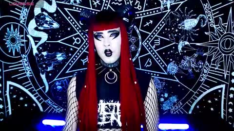 Snapshot of noamy_666 chatting on 09/12/25, 02:11 caroline online show from 09/12/25, 02:11