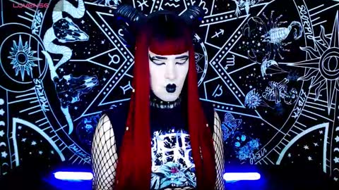 Snapshot of noamy_666 chatting on 09/16/25, 12:22 caroline online show from 09/16/25, 12:22