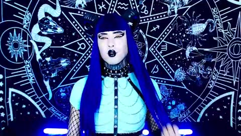 Snapshot of noamy_666 chatting on 09/20/25, 12:44 caroline online show from 09/20/25, 12:44