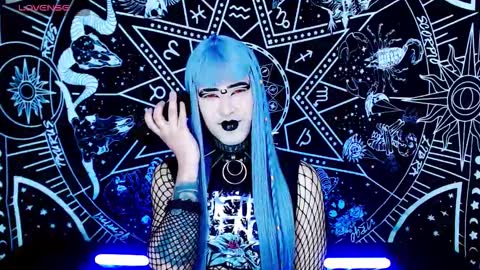 Snapshot of noamy_666 chatting on 09/21/25, 12:34 caroline online show from 09/21/25, 12:34