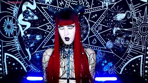 Snapshot of noamy_666 chatting on 09/26/25, 01:20 caroline online show from 09/26/25, 01:20