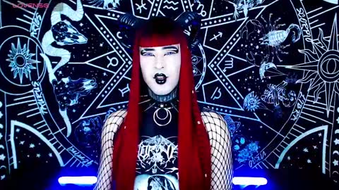 Snapshot of noamy_666 chatting on 09/26/25, 10:36 caroline online show from 09/26/25, 10:36