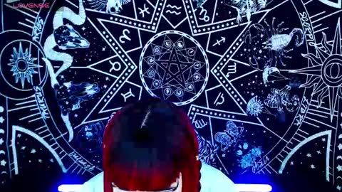 Snapshot of noamy_666 chatting on 10/01/25, 11:55 caroline online show from 10/01/25, 11:55