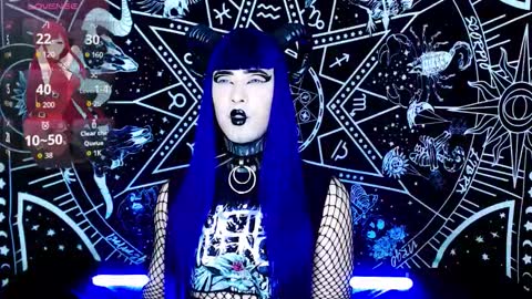 Snapshot of noamy_666 chatting on 10/23/25, 01:49 caroline online show from 10/23/25, 01:49