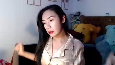 Snapshot of noboyfriendsincebirth chatting on 10/12/25, 10:47 Samantha Summer online show from 10/12/25, 10:47